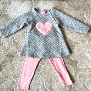 NWT Size 3T Grey & Pink 2 piece outfit. Top with leggings